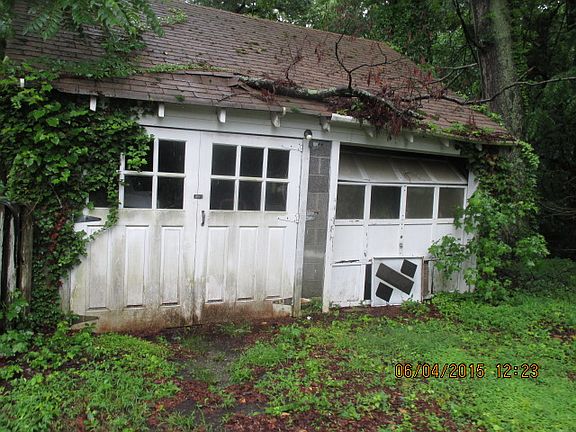 3rd image of 48 Denbigh Blvd