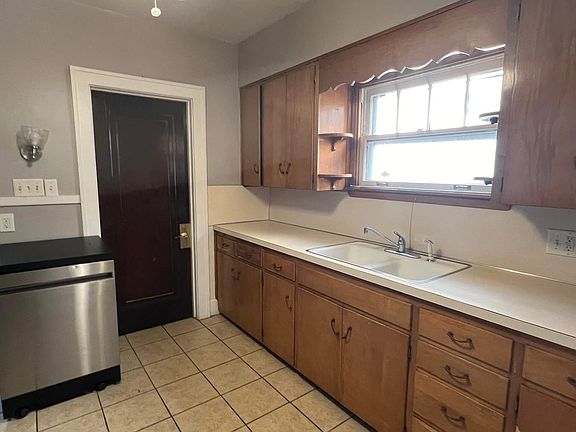 2nd image of 2329 Scottwood Ave Unit A