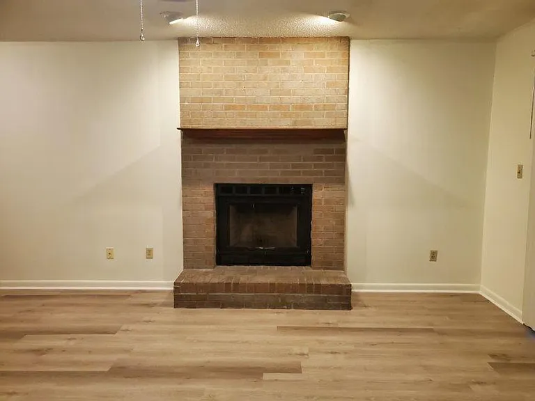 137 Brian Ct — Photo 10