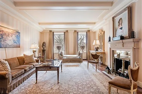 Sold by Sloane Square | media 1