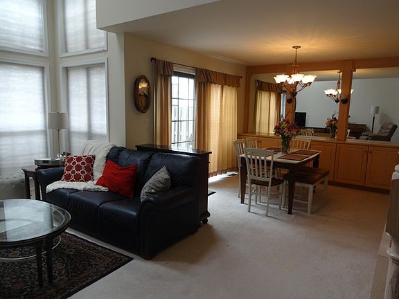 5th image of 208 Benton Ln