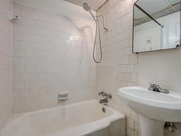 1828 W Main St #1 — Photo 16