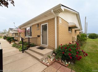 49904 Helfer Blvd, Wixom, MI 48393