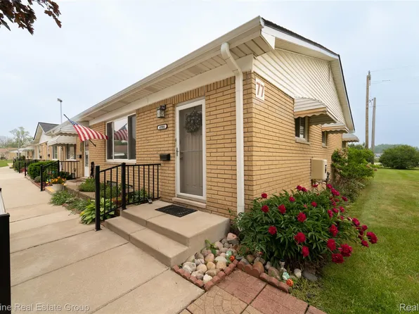 49904 Helfer Blvd, Wixom, MI 48393