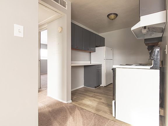 2nd image of 2315 Bischoff Dr #5