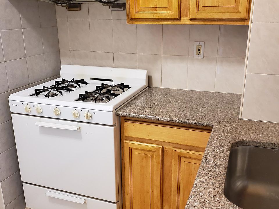 2nd image of 6120 159th St
