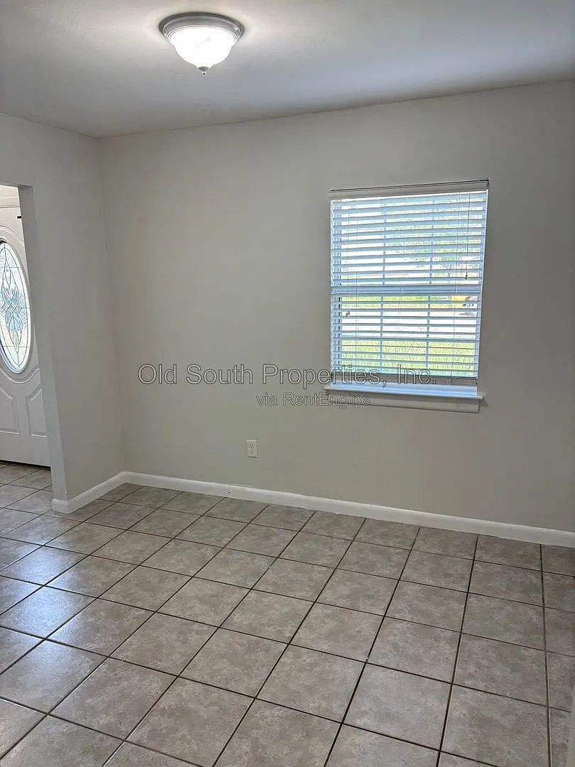 2 bed, 2.5 bath, 1408 sqft, $1,500 — Photo 2