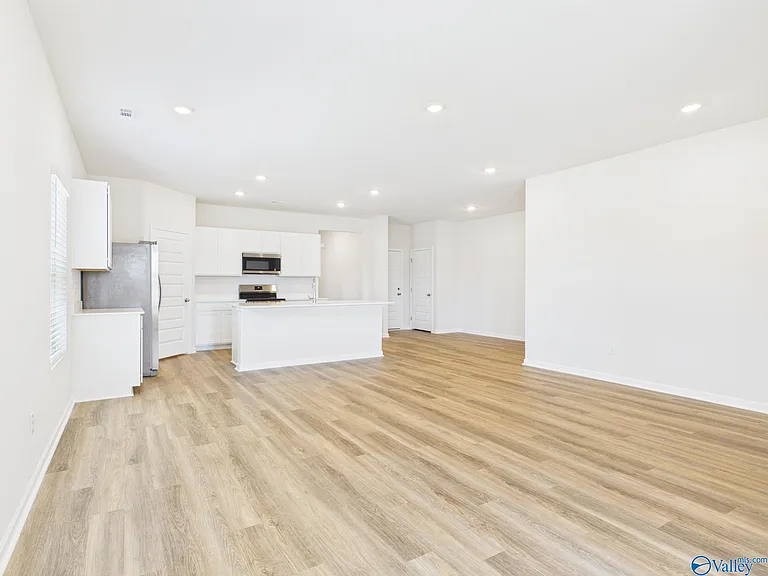 125 Betty Williams Dr — Photo 7