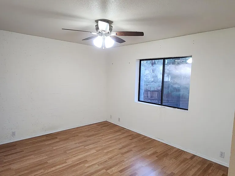 6315 N Saint Nicholas Cir — Photo 4