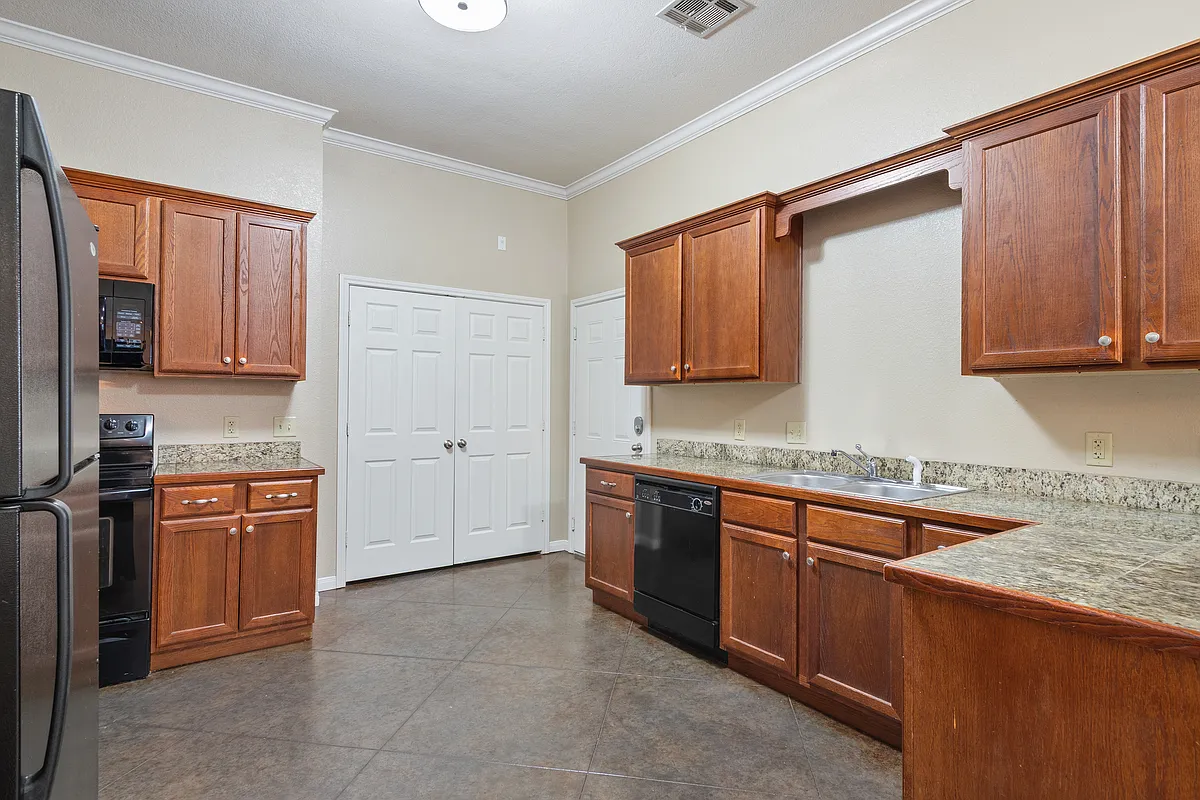 Building Photo - 312 Wagon Wheel Cir