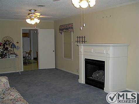 4th image of 409 S Oaklawn Ave
