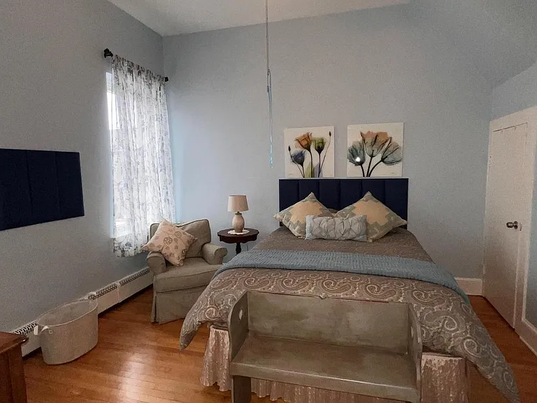 102 N Lawrence St — Photo 14