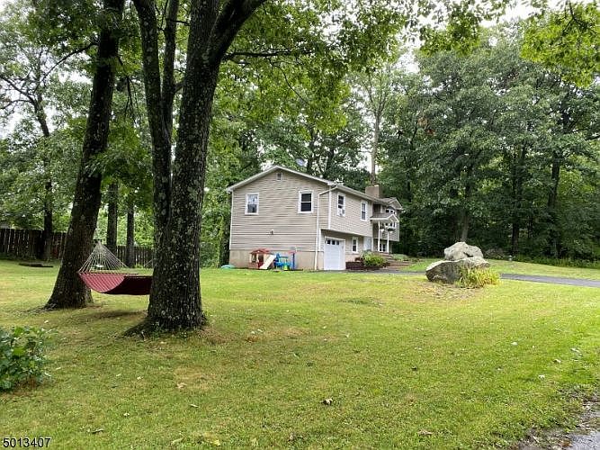 1st image of 15 Lee Dr