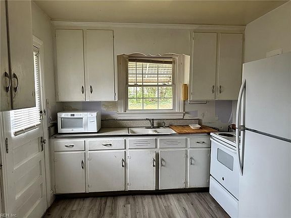 5th image of 427 Highland Avenue