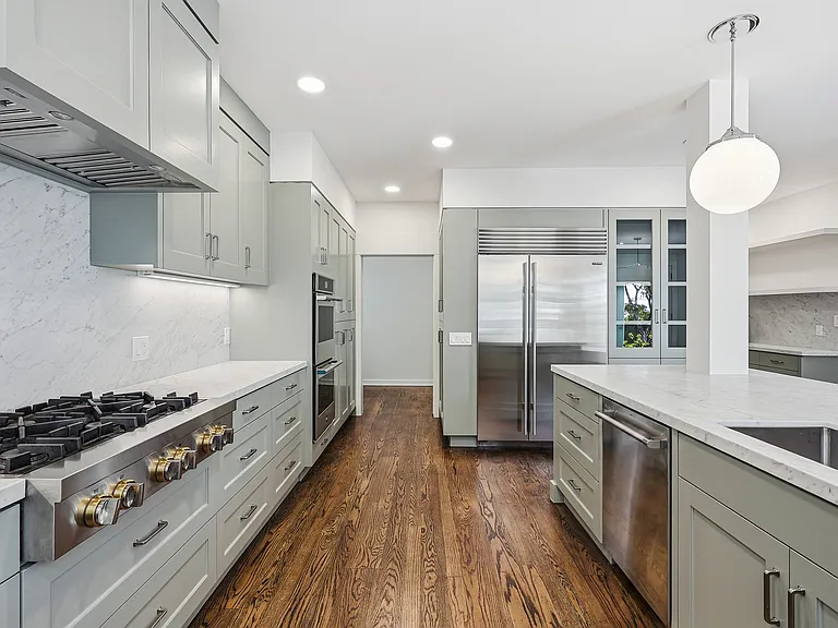 2998 Pacific Ave — Photo 24