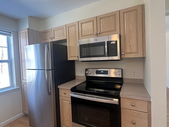 3rd image of 300 Woodcrest Ln APT 315