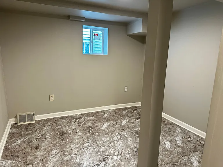 2501 Arlington Ave — Photo 8