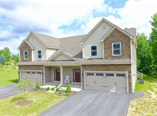 15 Secretariat Ln, Saratoga Springs, NY 12866