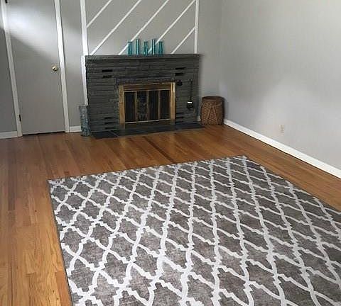 3rd image of 213 Fieldcrest Dr