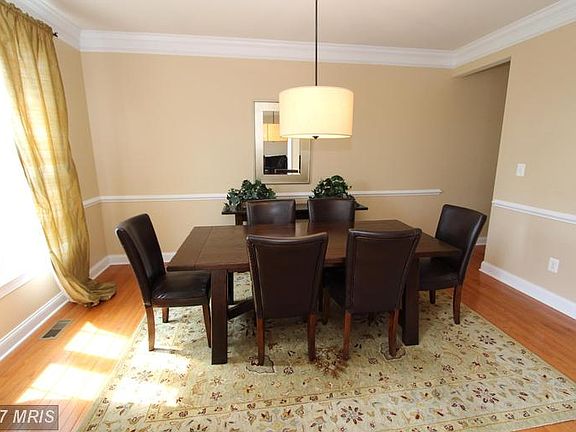 4th image of 5916 Berryville Ct