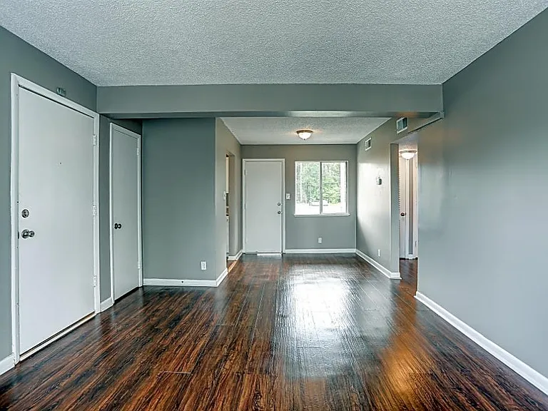 501 Laurel Dr NW — Photo 7