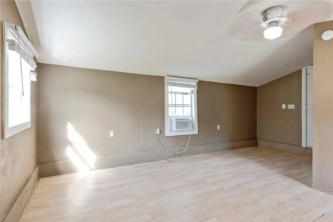 1 bed, 1.0 bath, 320 sqft, $800 — Photo 3