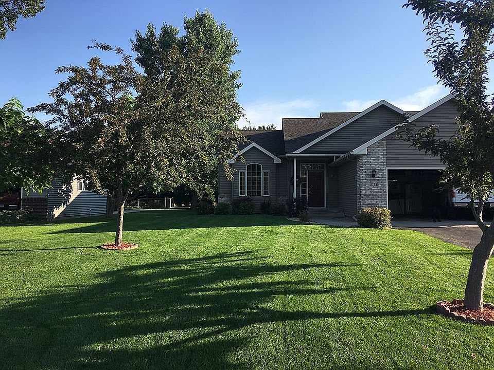 2nd image of 1023 Lawrence Cir