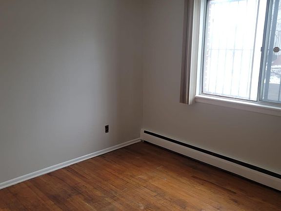 3rd image of 50 W Stratford Pl APT 3B