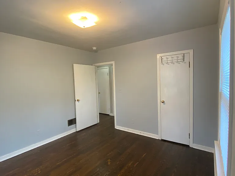 2339 S Cleveland Ave — Photo 13