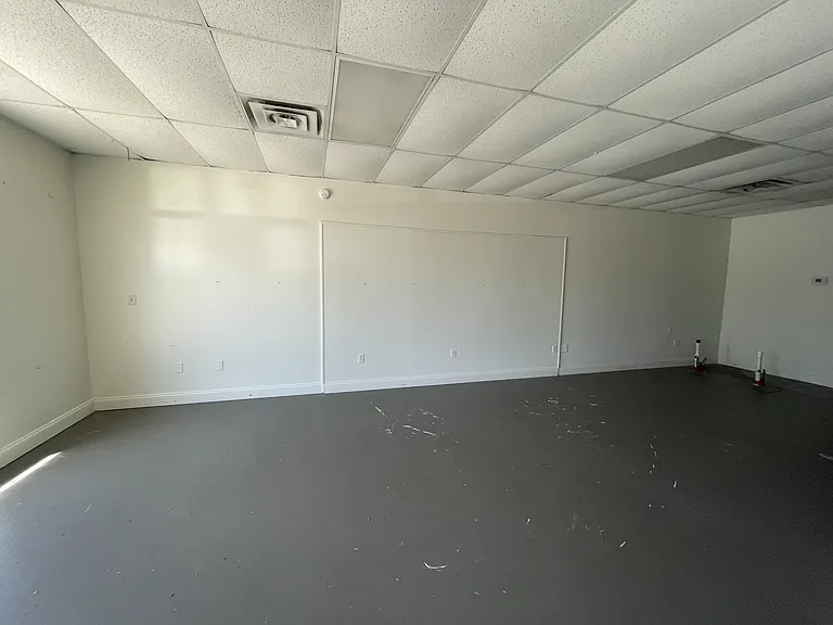 705 S Roland Rd #4 — Photo 13