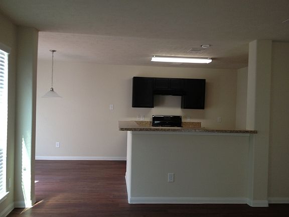 2-View of Dining Room & Kitchen_1477R_01132014