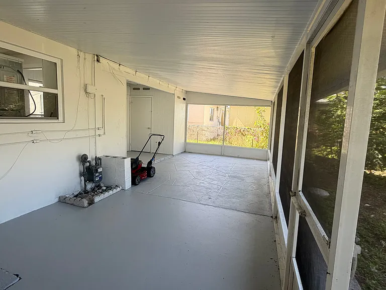 1235 Wilson St — Photo 16
