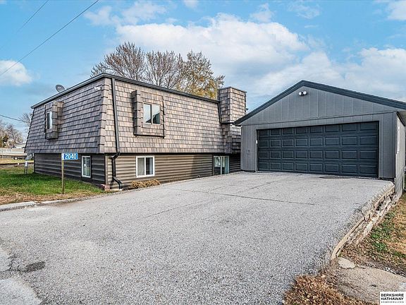 2nd image of 2040 Platteview Dr