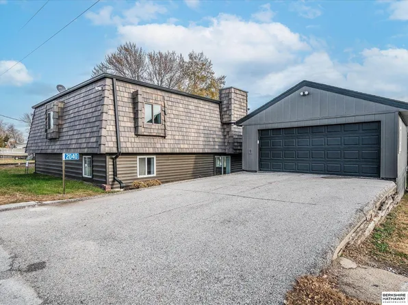 2040 Platteview Dr, Cedar Creek, NE 68016