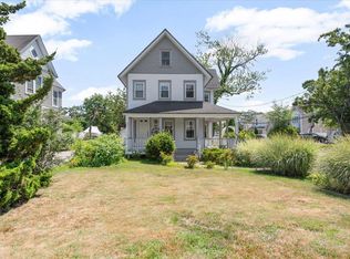 45 County Line Rd, Amityville, NY 11701