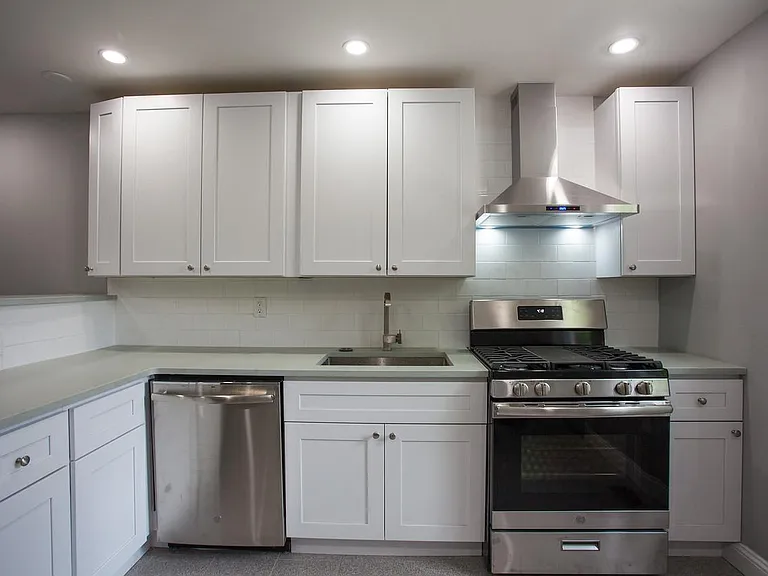 5837 Woodcrest Ave — Photo 8