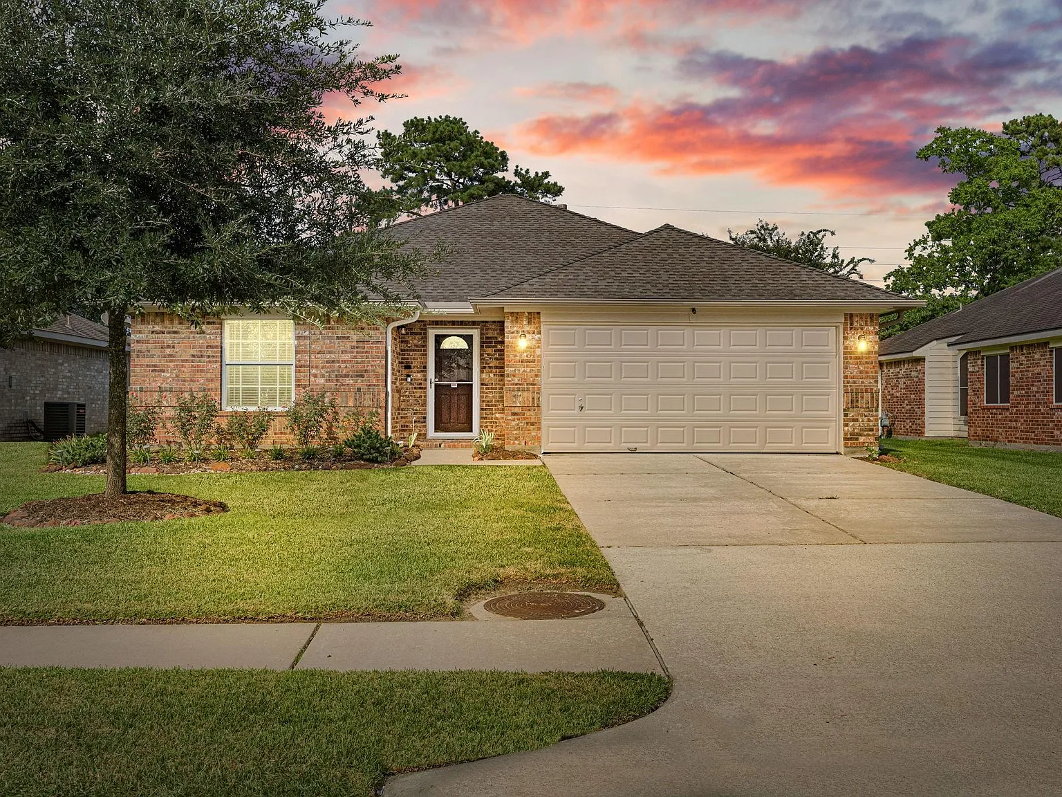 3 bed, 2.0 bath, 1649 sqft, $1,995 — Photo 1