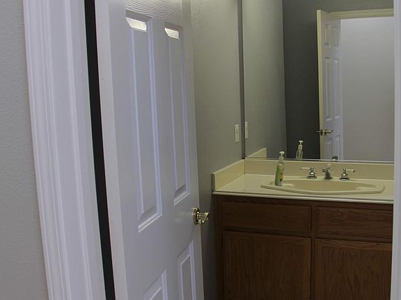 4th image of 162 Millwater Ct
