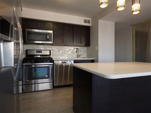 3rd image of 3950 N Lake Shore Dr APT 1106