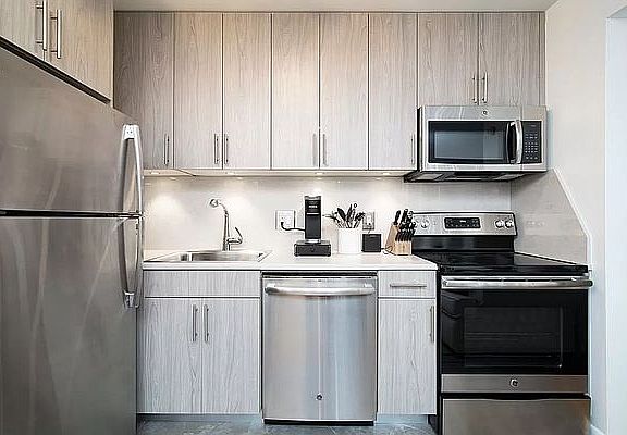 4th image of 121 Reade St APT 6C