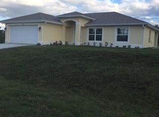 946 Dobbins St E, Lehigh Acres, FL 33974