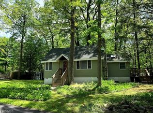 8 Sanoset Rd, Highland Lakes, NJ 07422