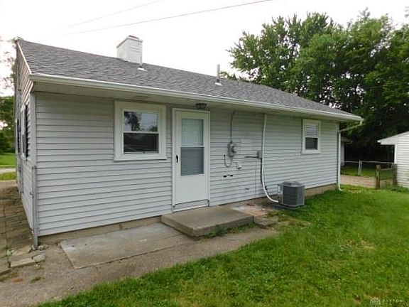 4th image of 823 N 10th St