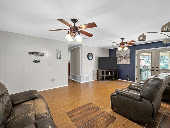 5th image of 1038 S Old Robinson Rd