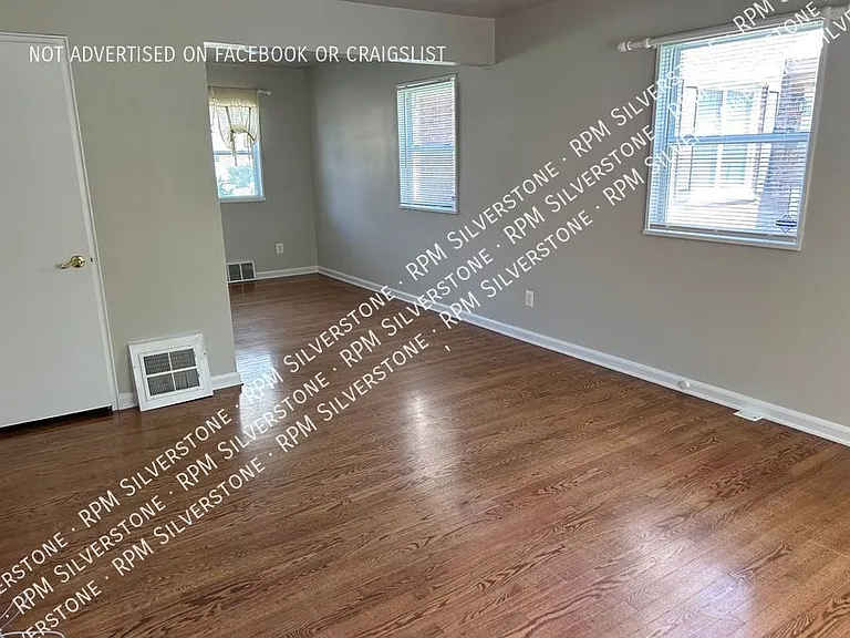 3282 Coolidge Hwy — Photo 5