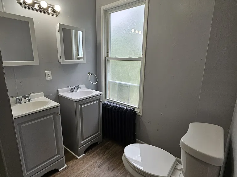 716 W 5th St — Photo 11
