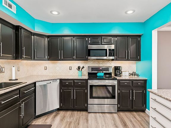 5th image of 802 Hazelwood Ln