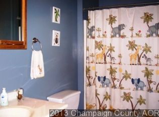 21 S Scarborough Ct, Sidney, IL 61877