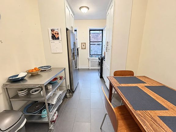 5th image of 305 Riverside Dr APT 5D