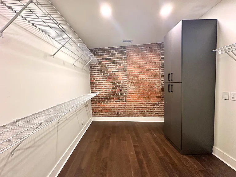 921 Dauphin St #4C — Photo 12